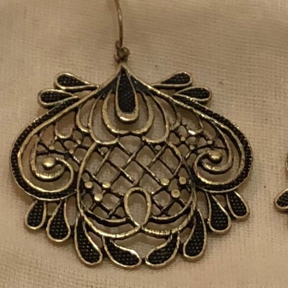 *NWOT* Club Monaco Earrings - Picture 2 of 6